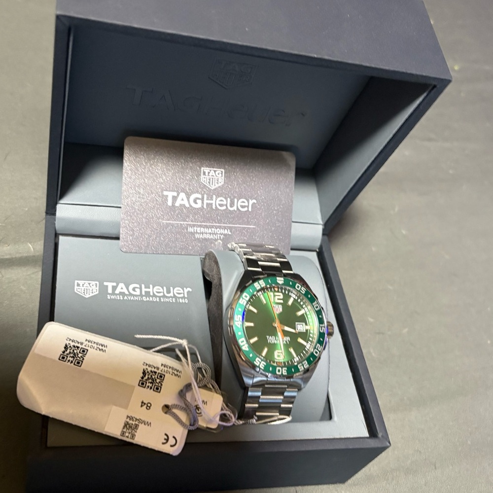 TAG Heuer Men's Green and Silver Watch Hulk New Never worn formula 1